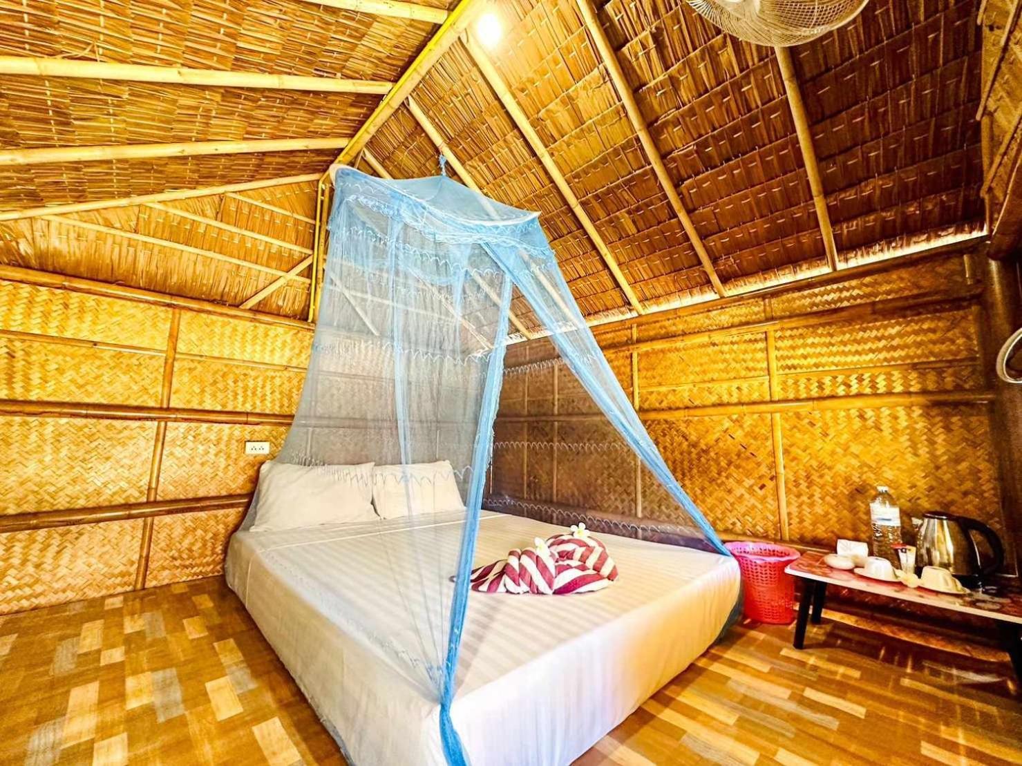 Отель Check In Lanta Ко-Ланта Экстерьер фото